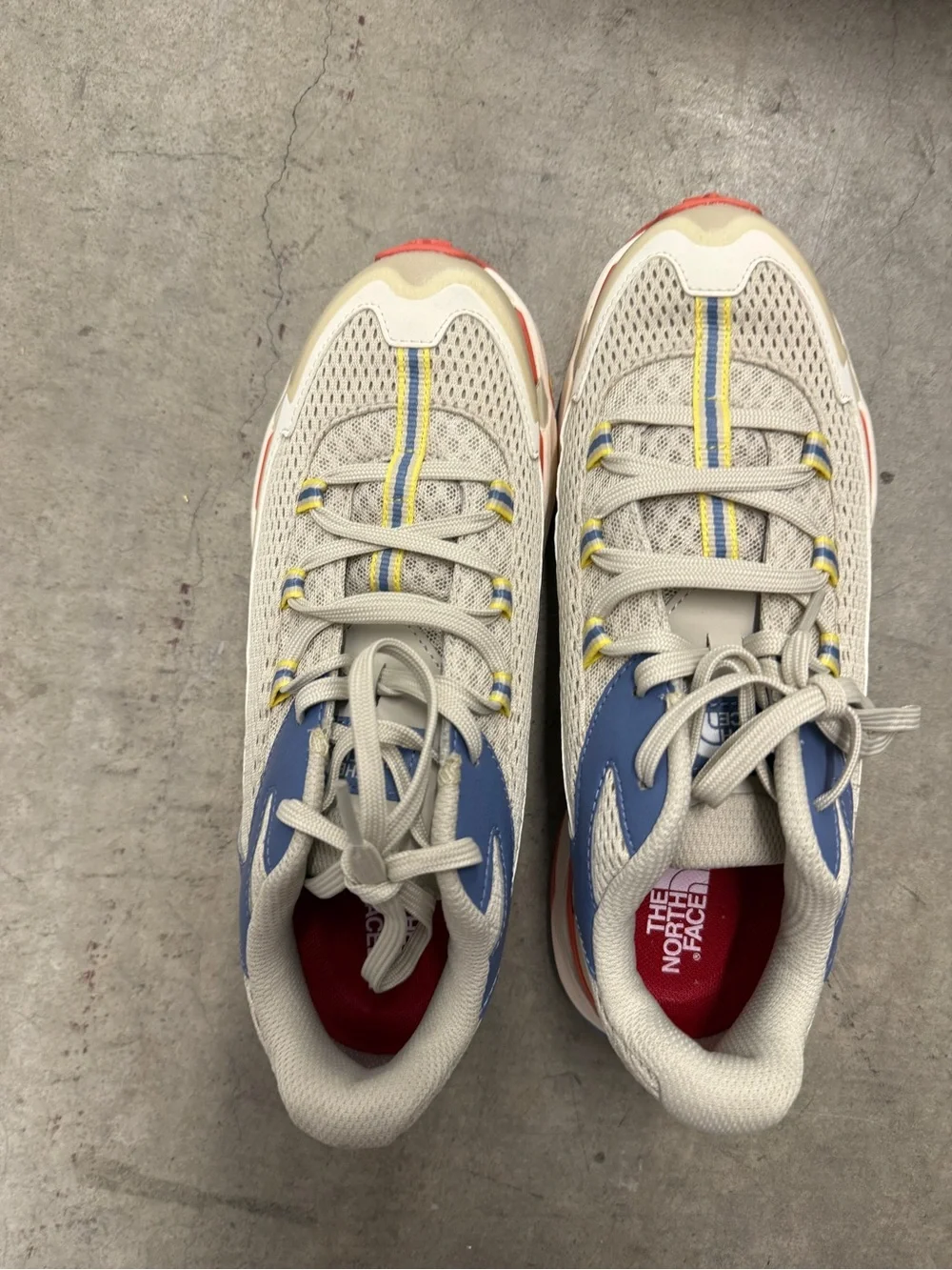 The North Face Women's Vectiv Taraval in Sandstone with Black Accents